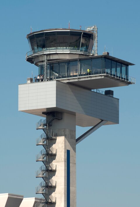 Tower am Flughafen
